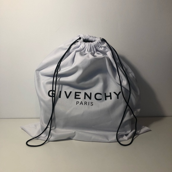 Givenchy Small Antigona Croc Embossed Purse - Picture 16 of 16